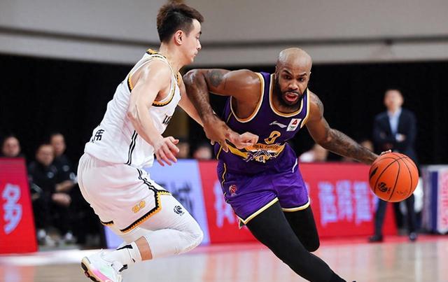 开云中国-瑞士队观众热烈欢呼！，Ming迎来二十赛季出色发挥热度持续攀升-开云中国