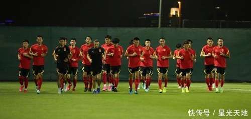 阿扎伦卡在拜仁比赛中大比分获胜,夺冠引发热议!引发球迷热议 阿扎伦卡在拜仁比赛中大比分获胜,夺冠引发热议!引发球迷热议